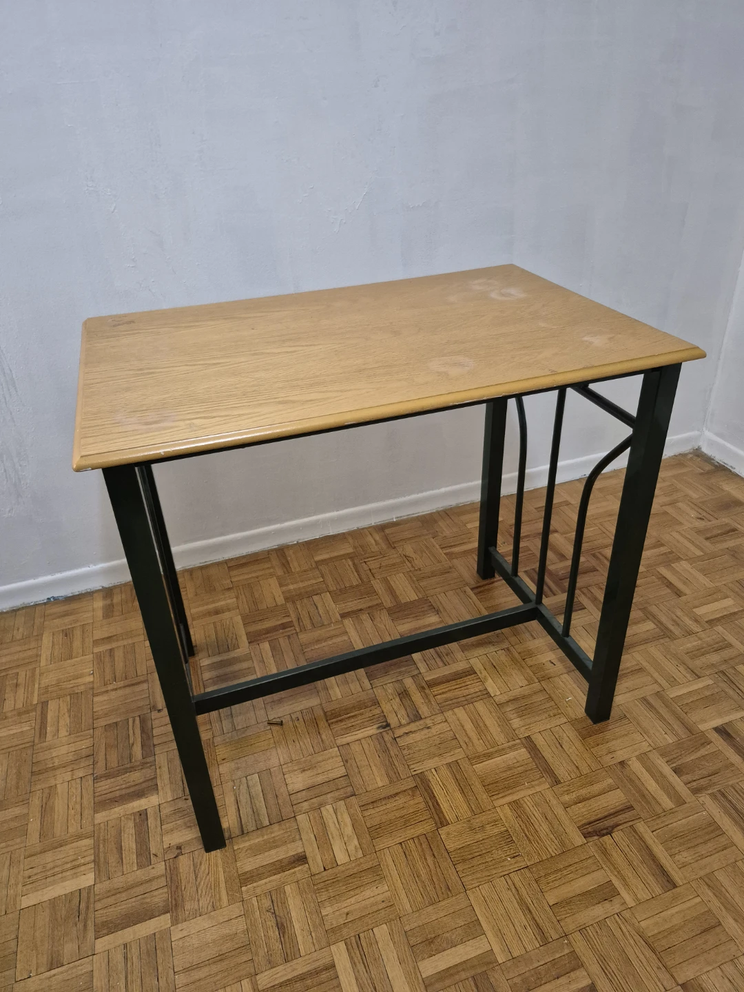 Sturdy Strong Table