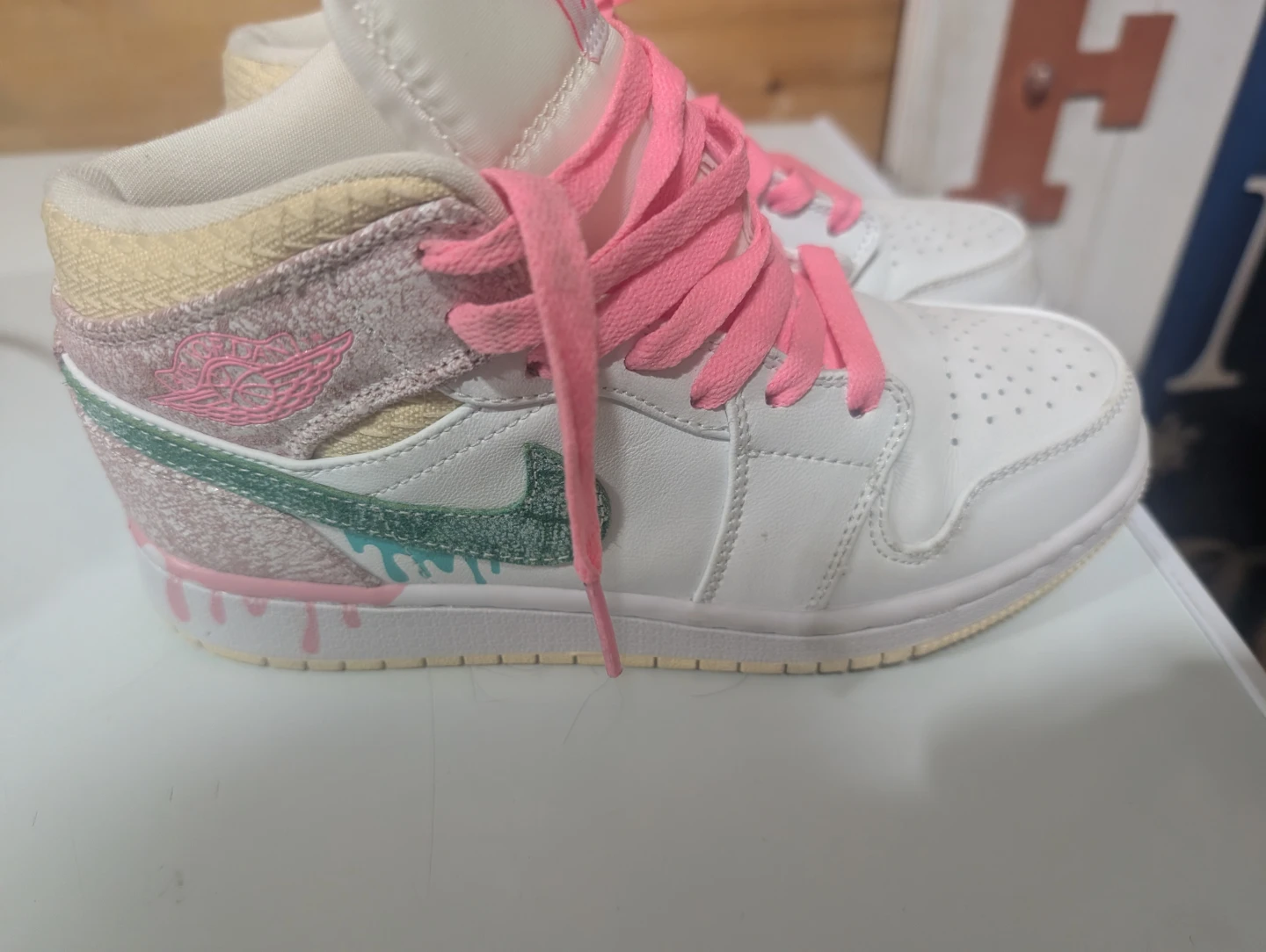 Air Jordan 1 Mid SE "Paint Drip / Ice Cream" GS – Youth Size 4 - photo 2