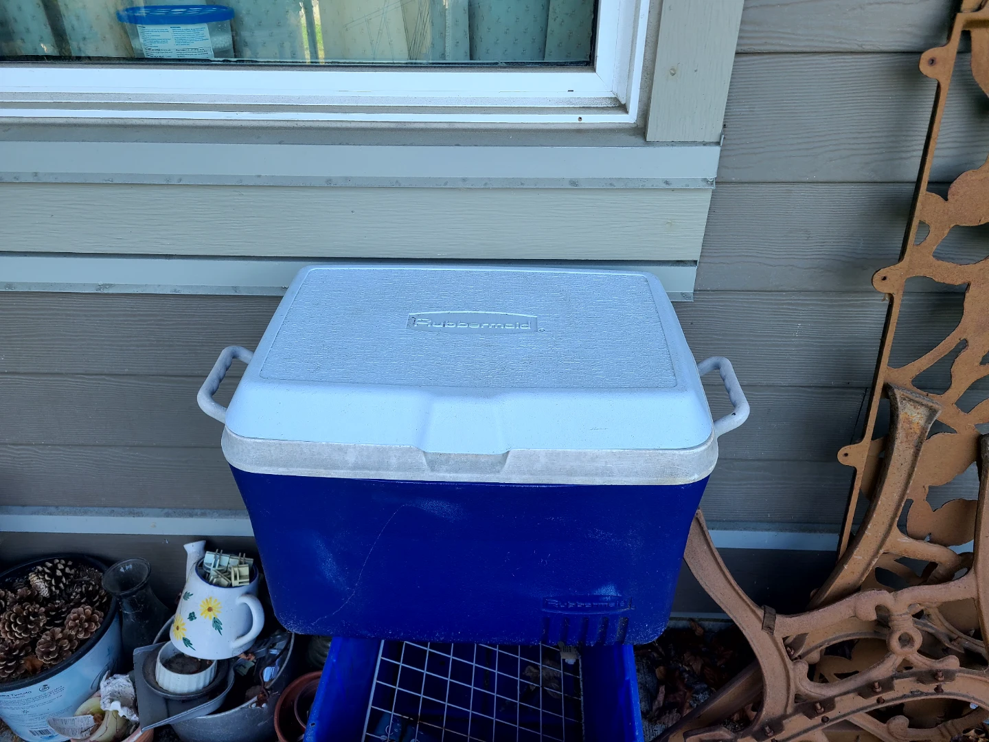 Rubbermaid Cooler