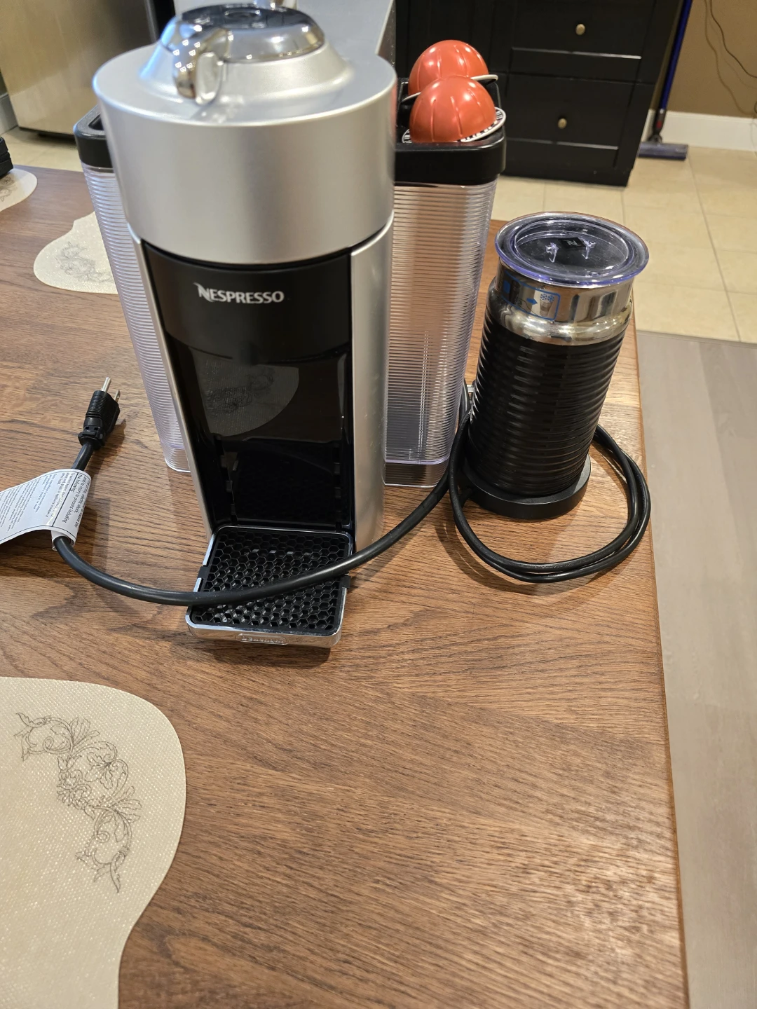 Nespresso Coffee Machine - photo 2