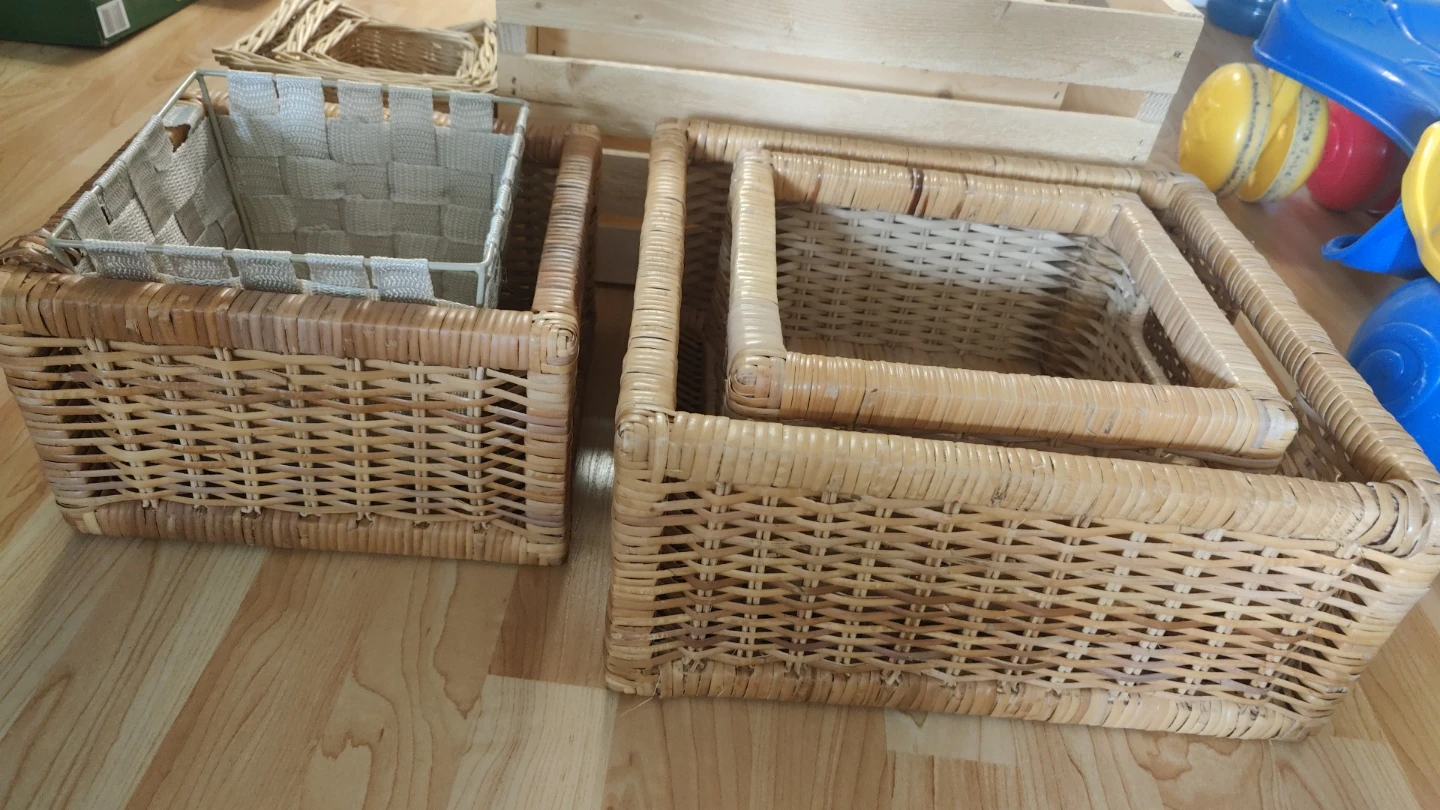 Wooden Crate and Set of Wicker Baskets - photo 3