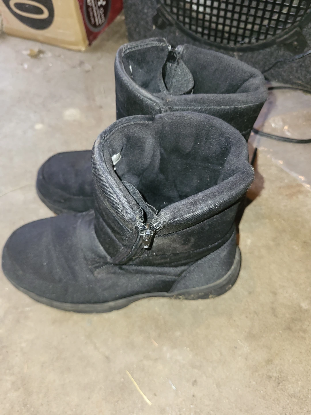 Black Puffer Winter Boots with Zipper - photo 4