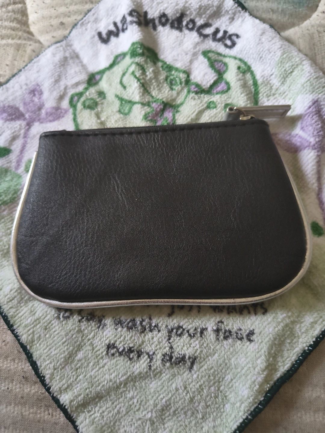 Black Coin Pouch "LIVE LOVE SPEND" - photo 2