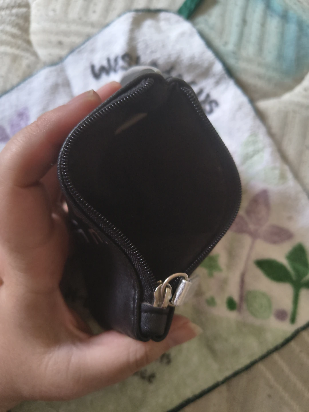 Black Coin Pouch "LIVE LOVE SPEND" - photo 3