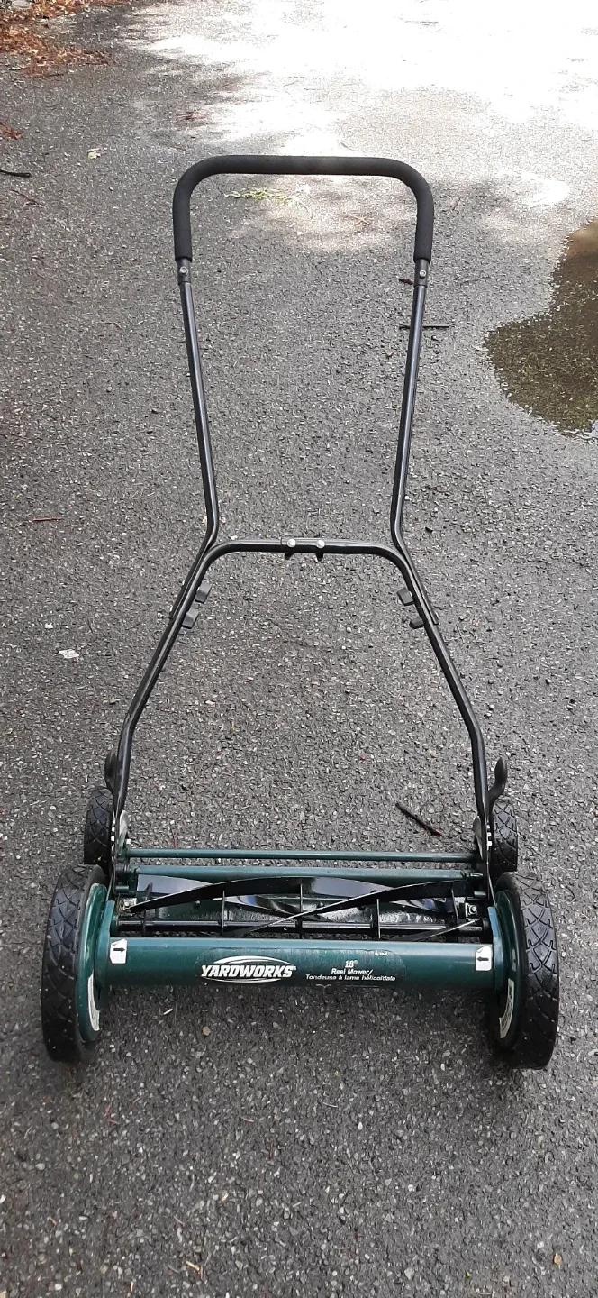 Yardworks Premium 18" Reel Mower - photo 2