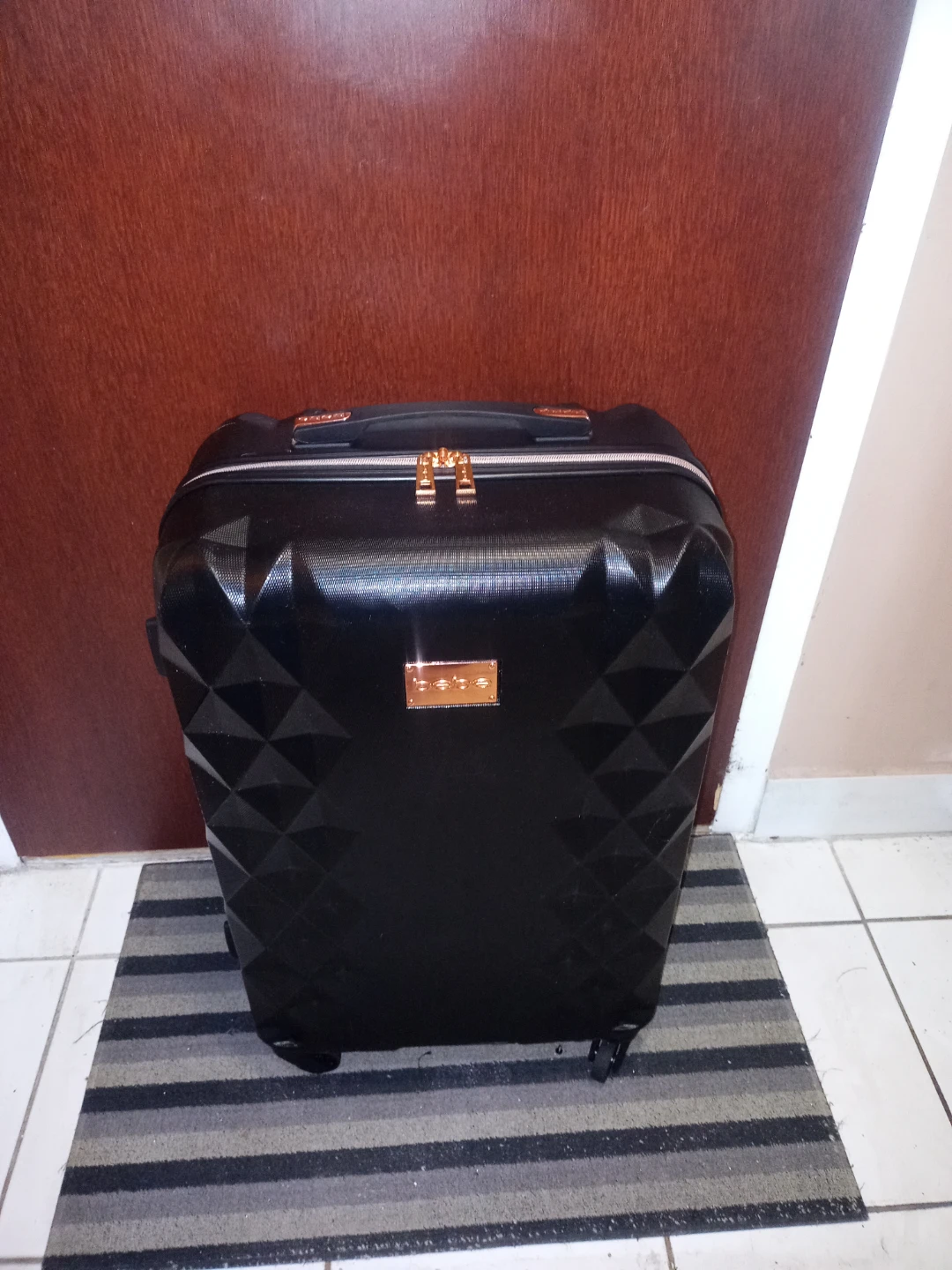 bebe Luggage With Swivel Wheels - Black with Rose Chrome