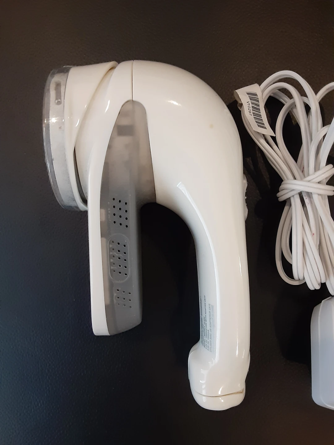 Conair Fabric Shaver Rechargable Like New - photo 5