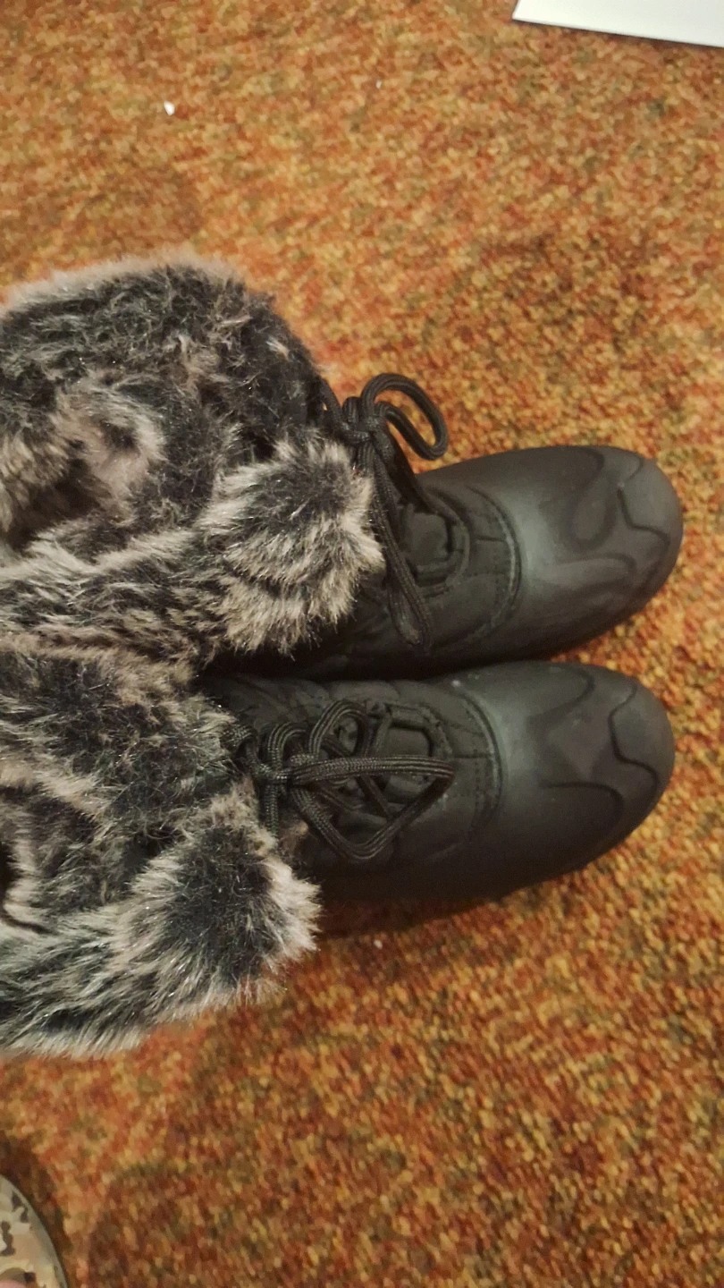 Black Winter Boots with Faux Fur Trim