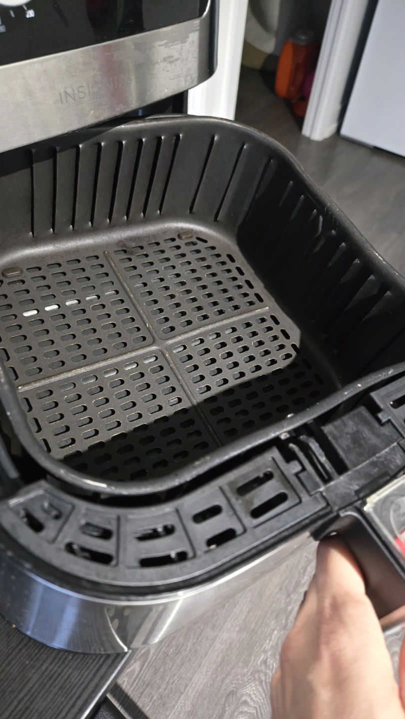 Insignia Air Fryer - photo 3