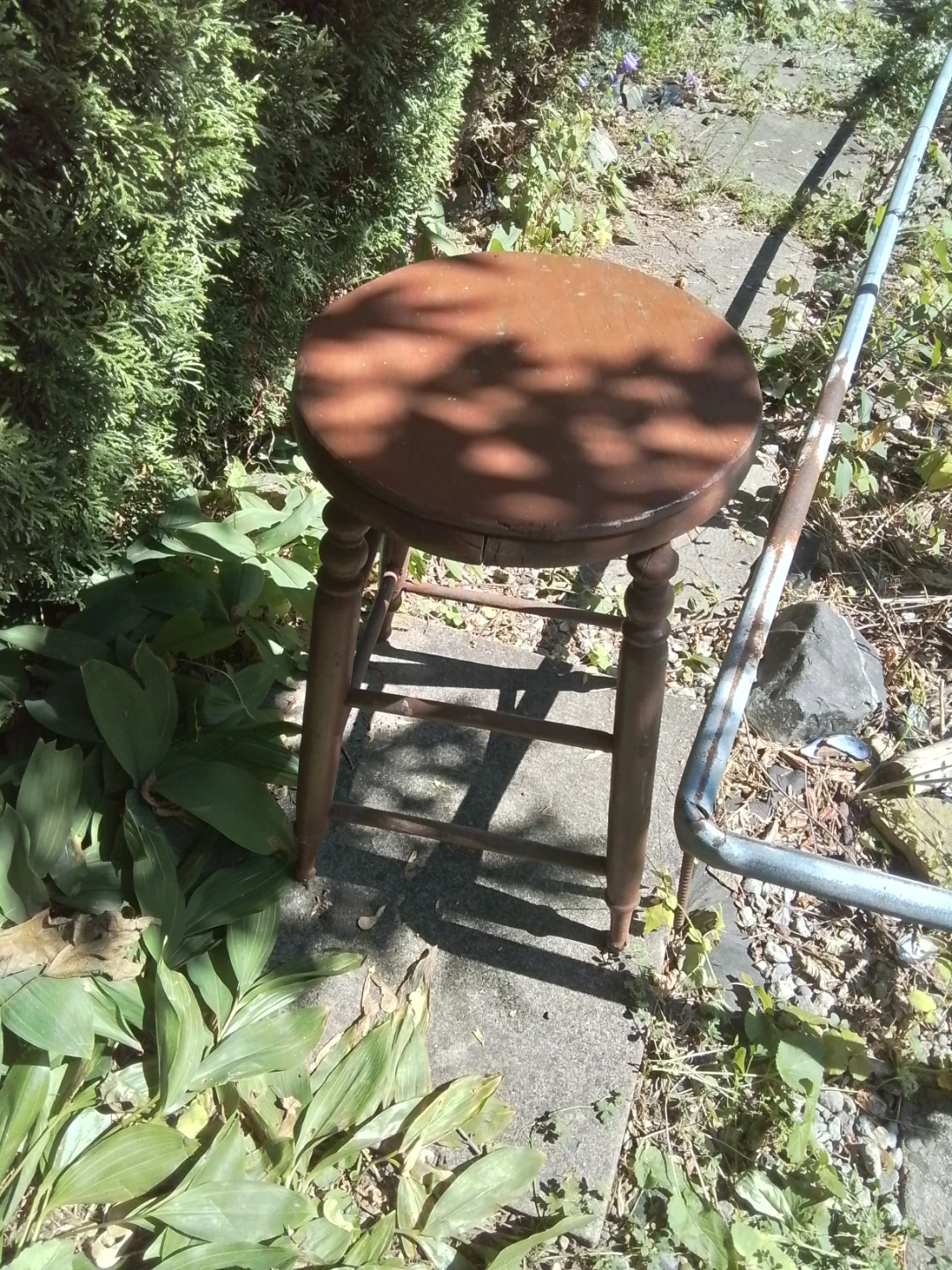 Antique 22" Oak Counter Stool – Turned Legs & Double-Ring