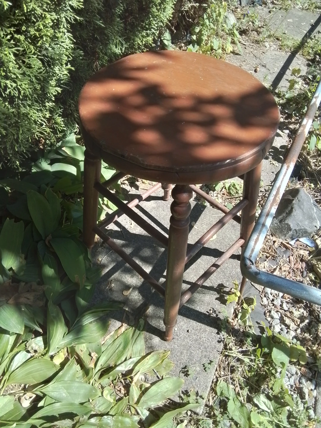 Antique 22" Oak Counter Stool – Turned Legs & Double-Ring - photo 2