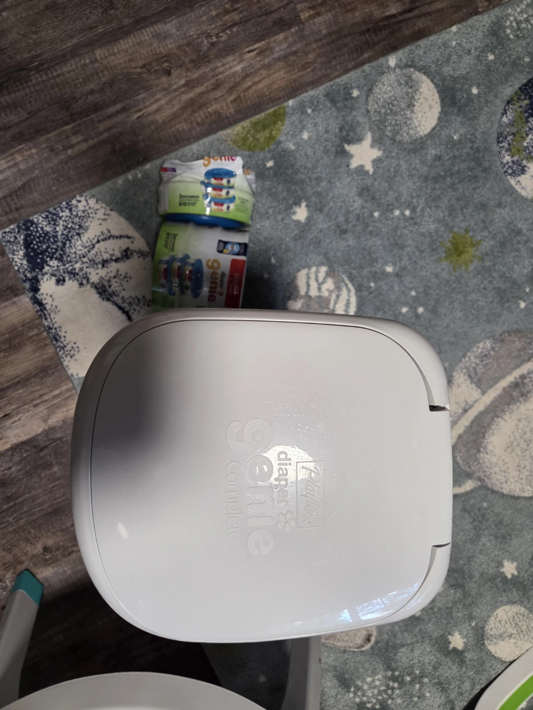 Diaper Genie with 4 refills - photo 3