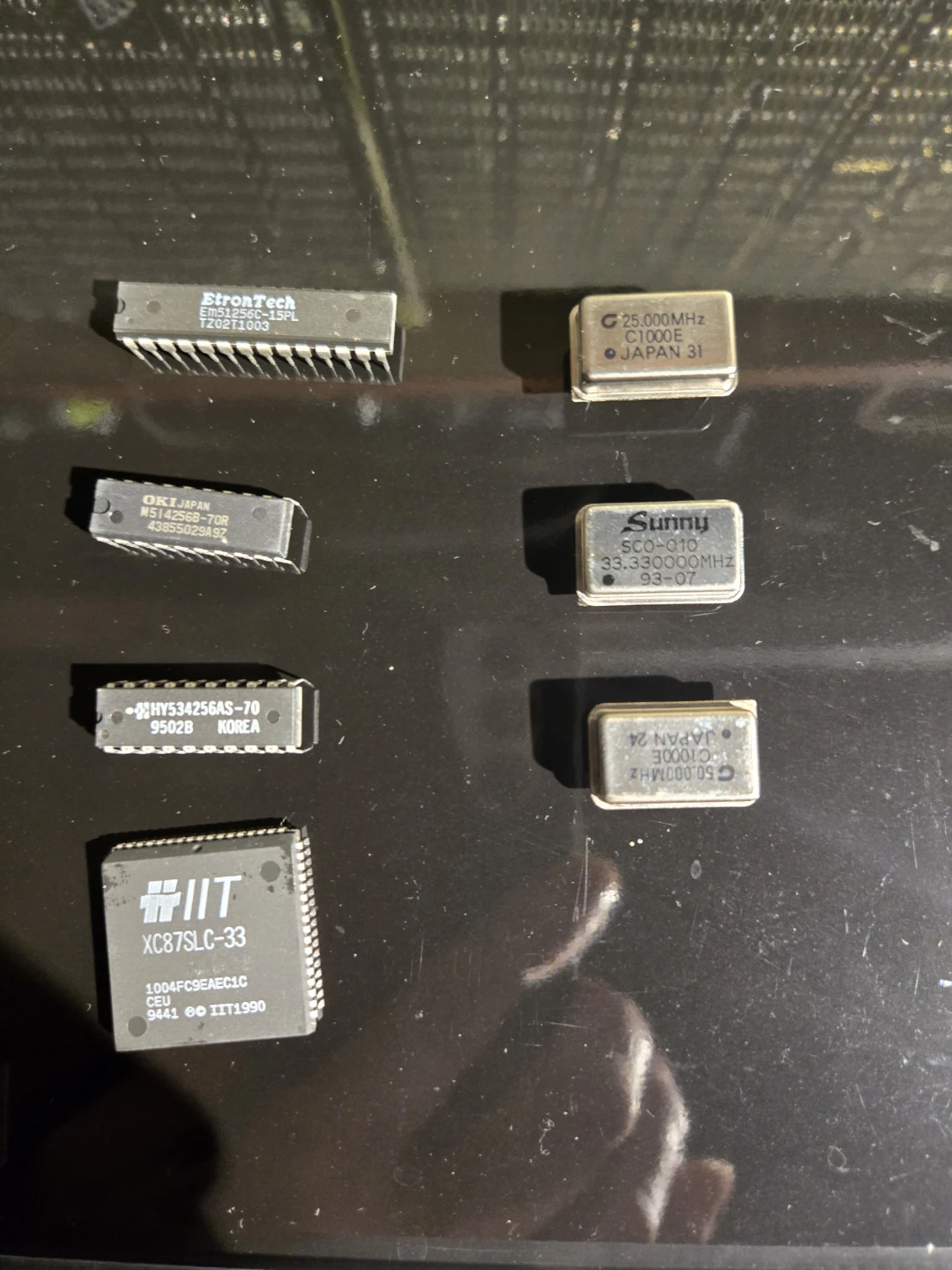 Assorted Electronic Components & IC Chips - photo 2