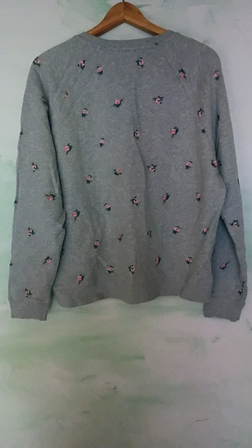 Gray Floral Crewneck Sweatshirt - photo 2