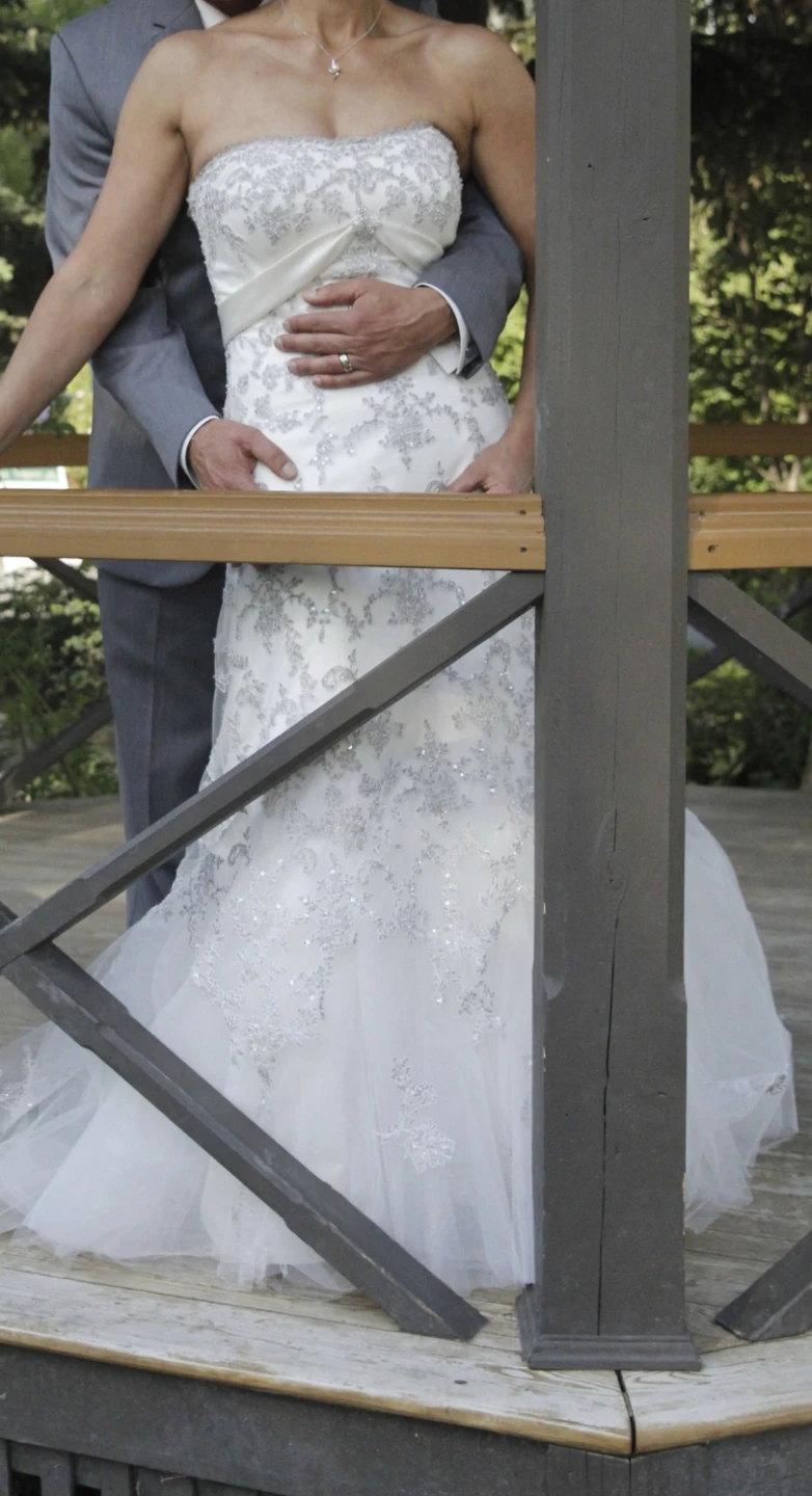White Off-the-Shoulder Mermaid Wedding Dress