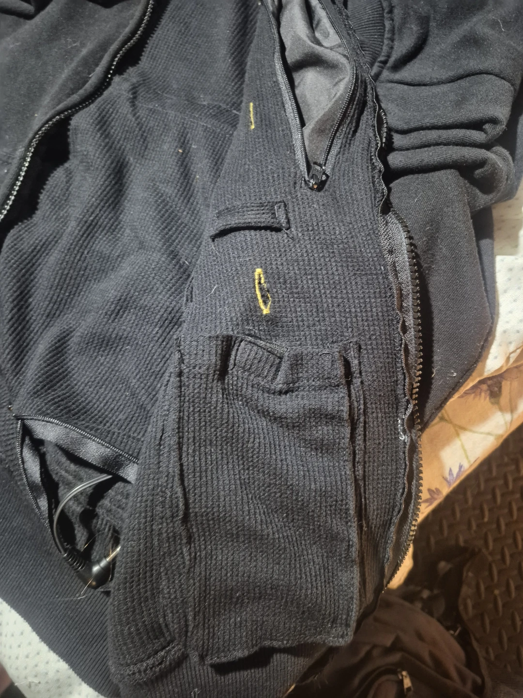 DEWALT Heated Hoodie - photo 4