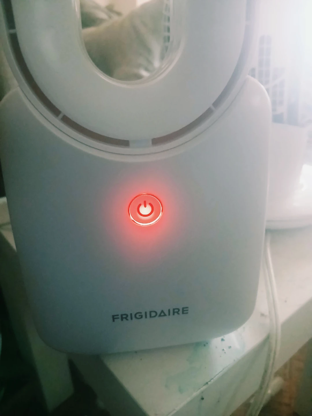 Frigidaire White Fan - photo 2