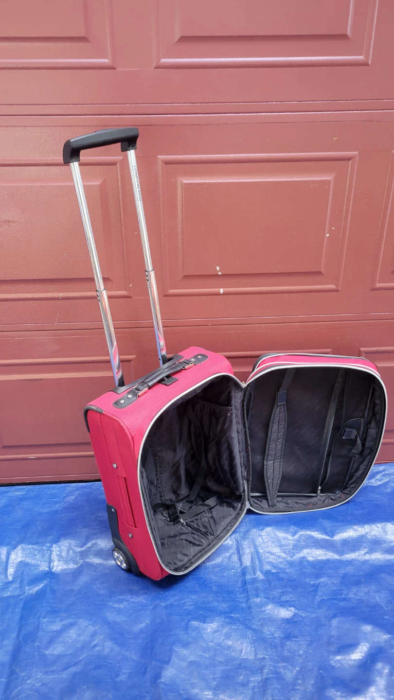 Red Rolling Luggage Suitcase solid and sturdy - photo 2