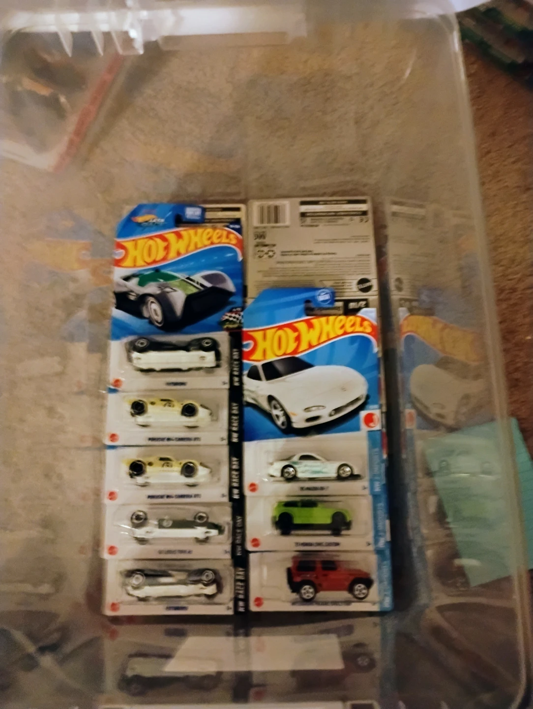Entire Hot Wheels collection! Approximately 750 in box. - photo 4