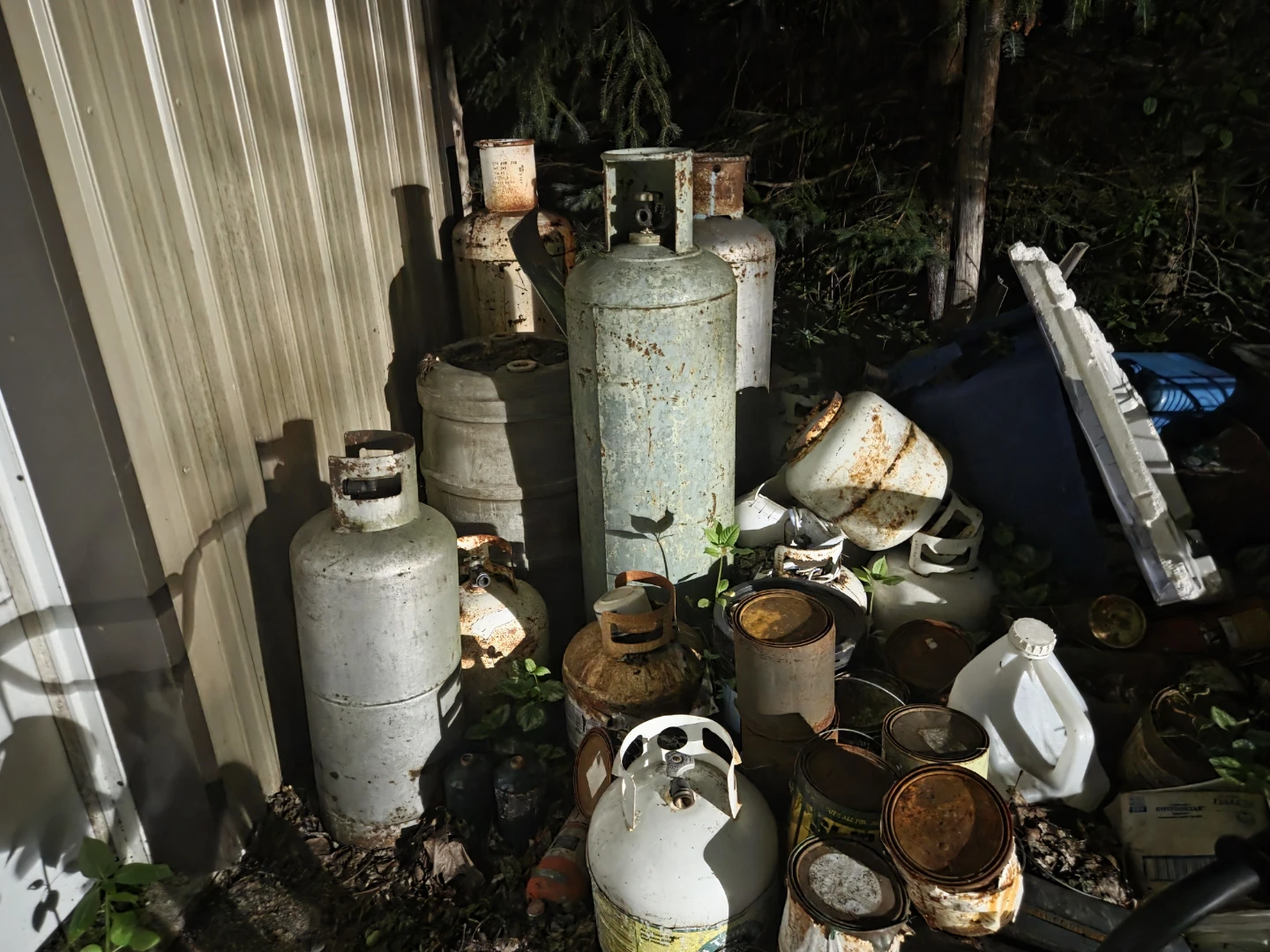 Lot of 10+ Welding Cylinders; Propane Tanks