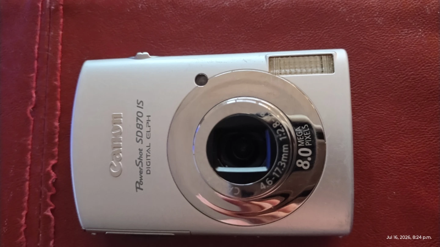 Canon PowerShot SD870 IS Camera