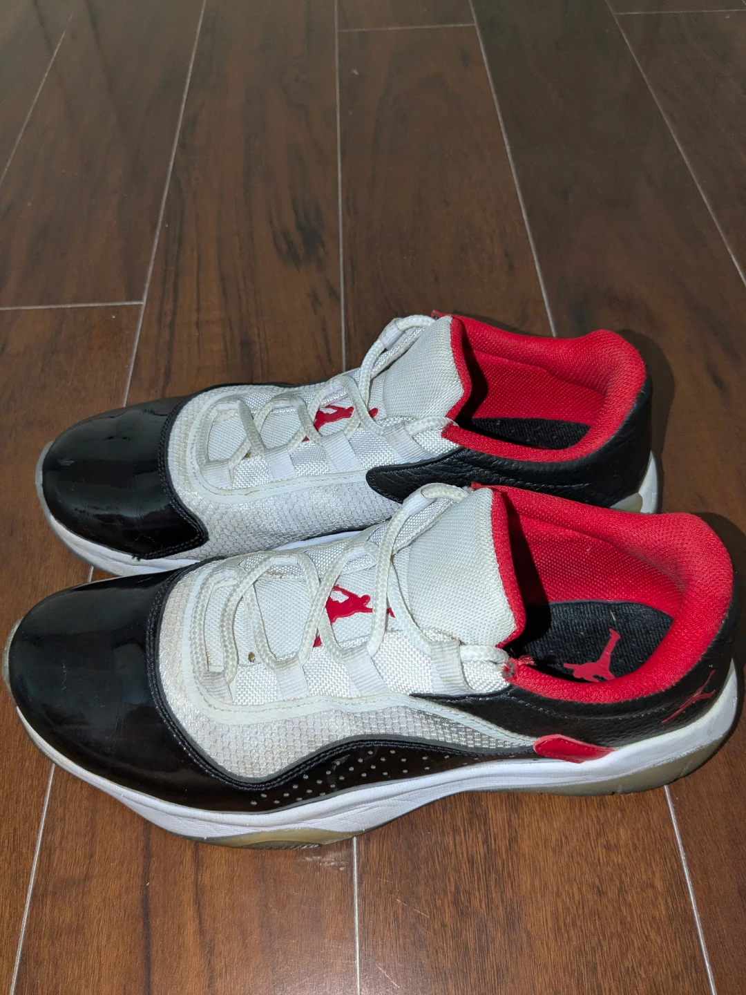 Jordan 11 Low Sneakers