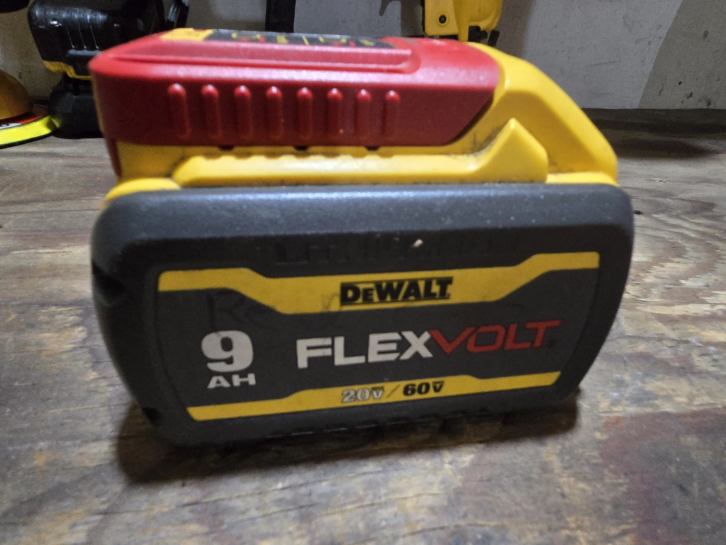 DeWalt FlexVolt 15Ah/9.0 Ah 20V/60V Battery - photo 3