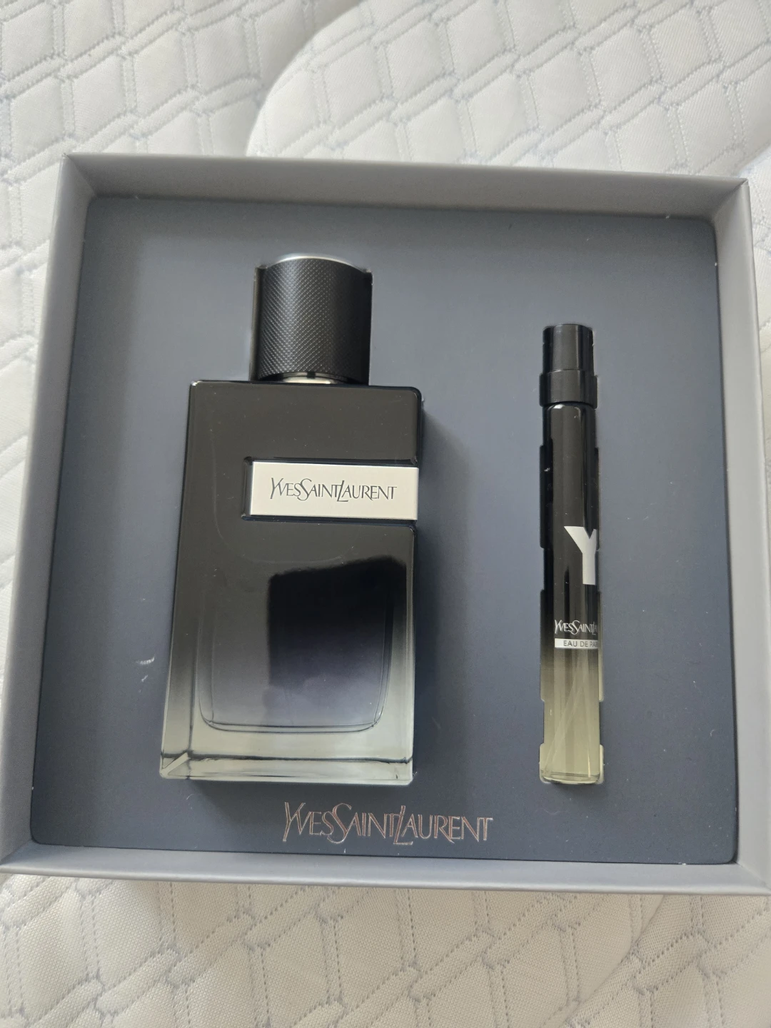 Yves Saint Laurent Y Eau de Parfum Gift Set