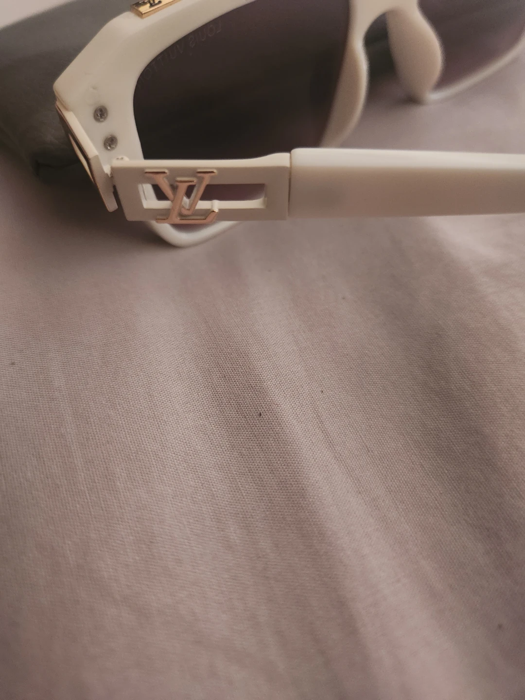 Louis Vuitton Sunglasses - White - photo 3