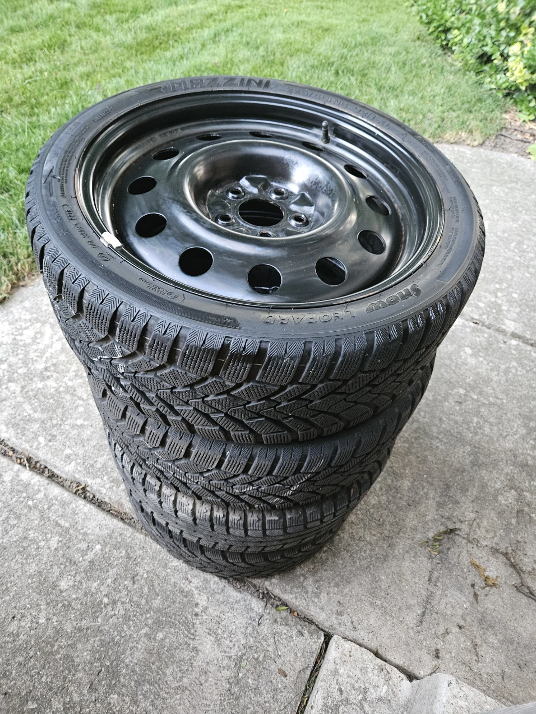 225/40/18 Winter Tires and rims. 5 x 114.3. Honda Accord, etc