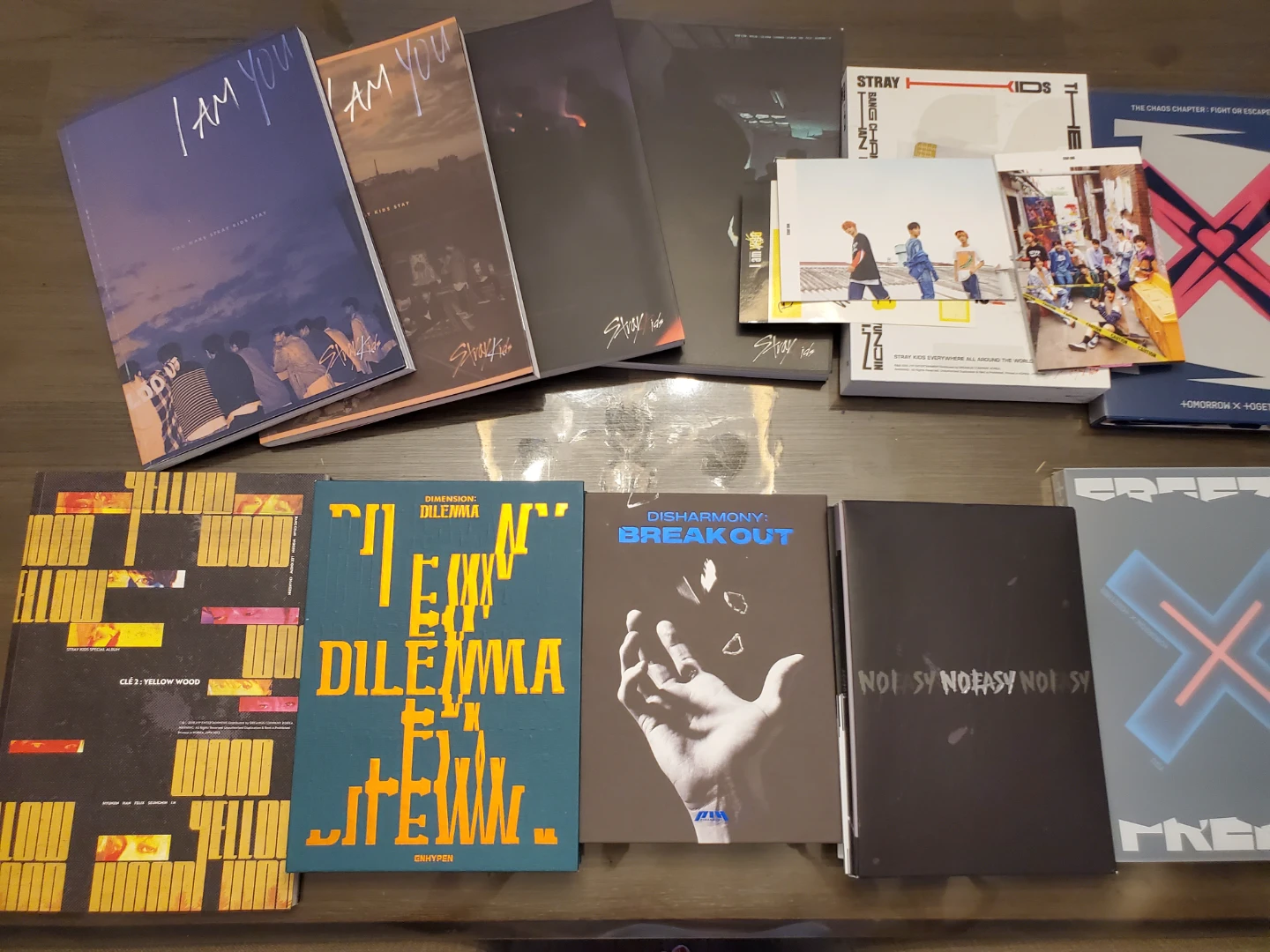 Stray Kids & BTS K-Pop Albums and Magazines - photo 2
