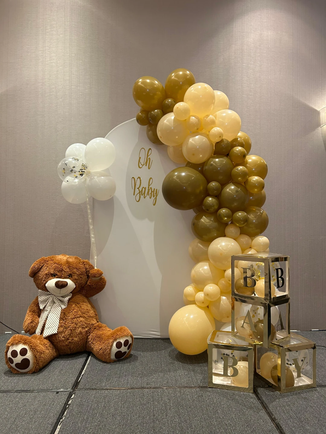 Baby Shower Balloon Arch and Teddy Bear Decoration