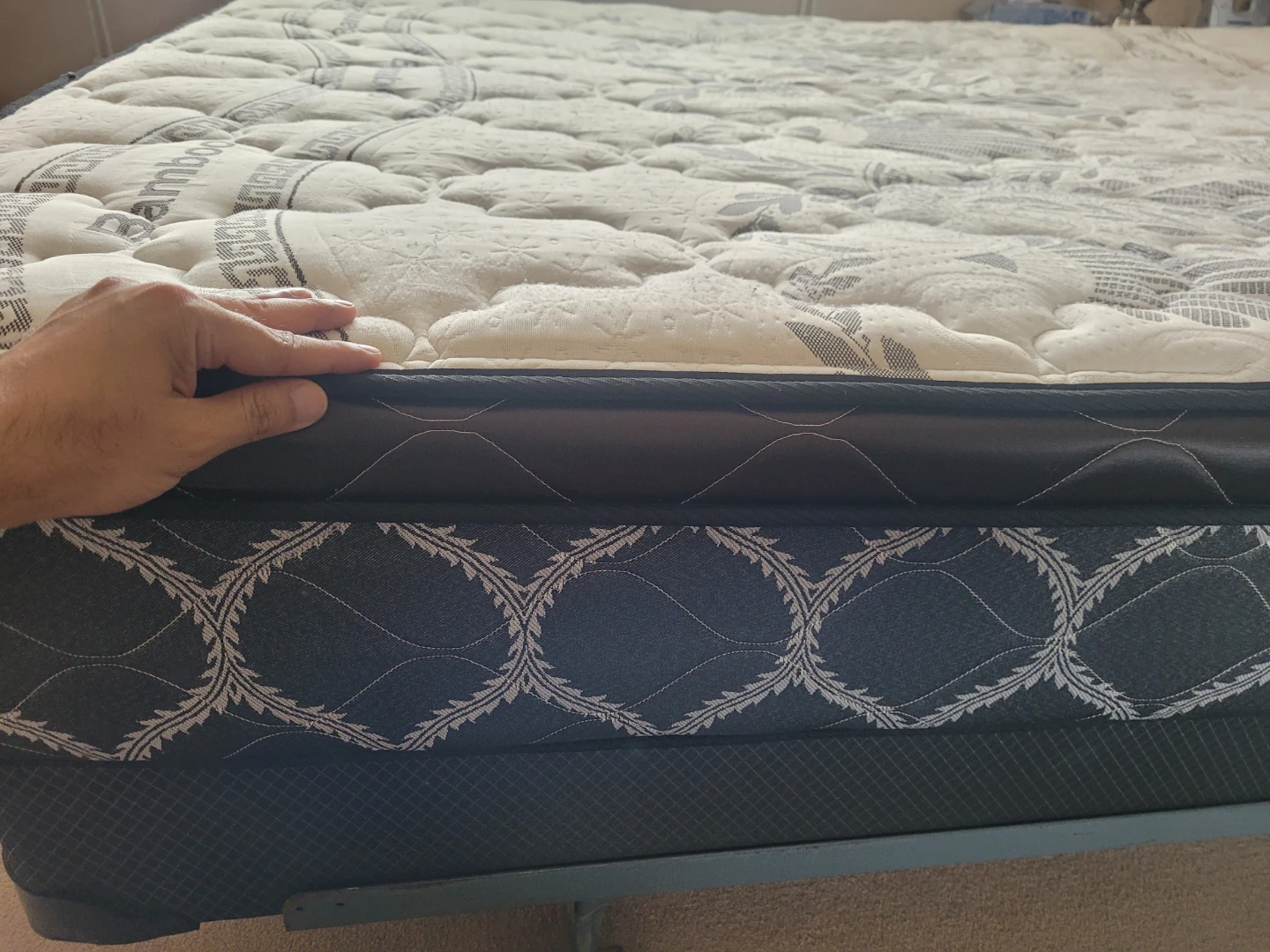 Queen bed 4 Pieces set - photo 5