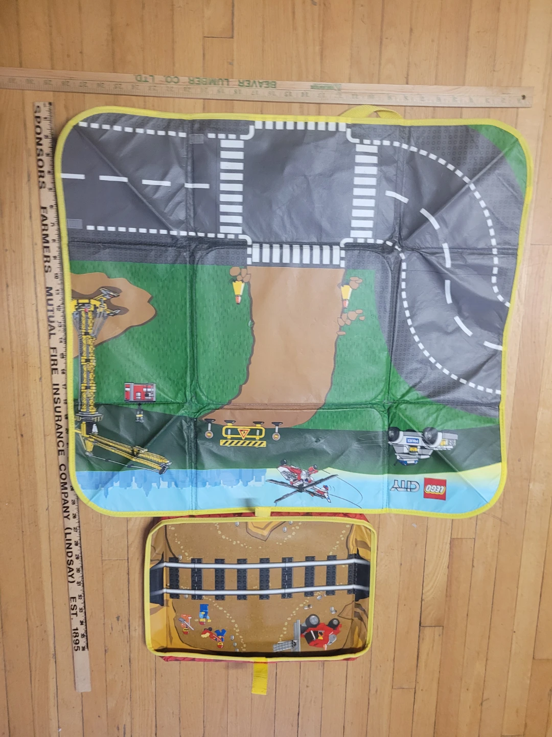 4 LEGO City Storage Containers and Play Mat Set - photo 5