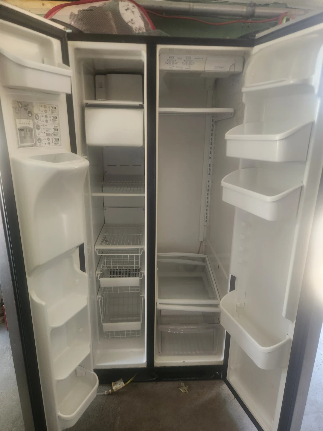 Frigidaire  fridge - photo 3