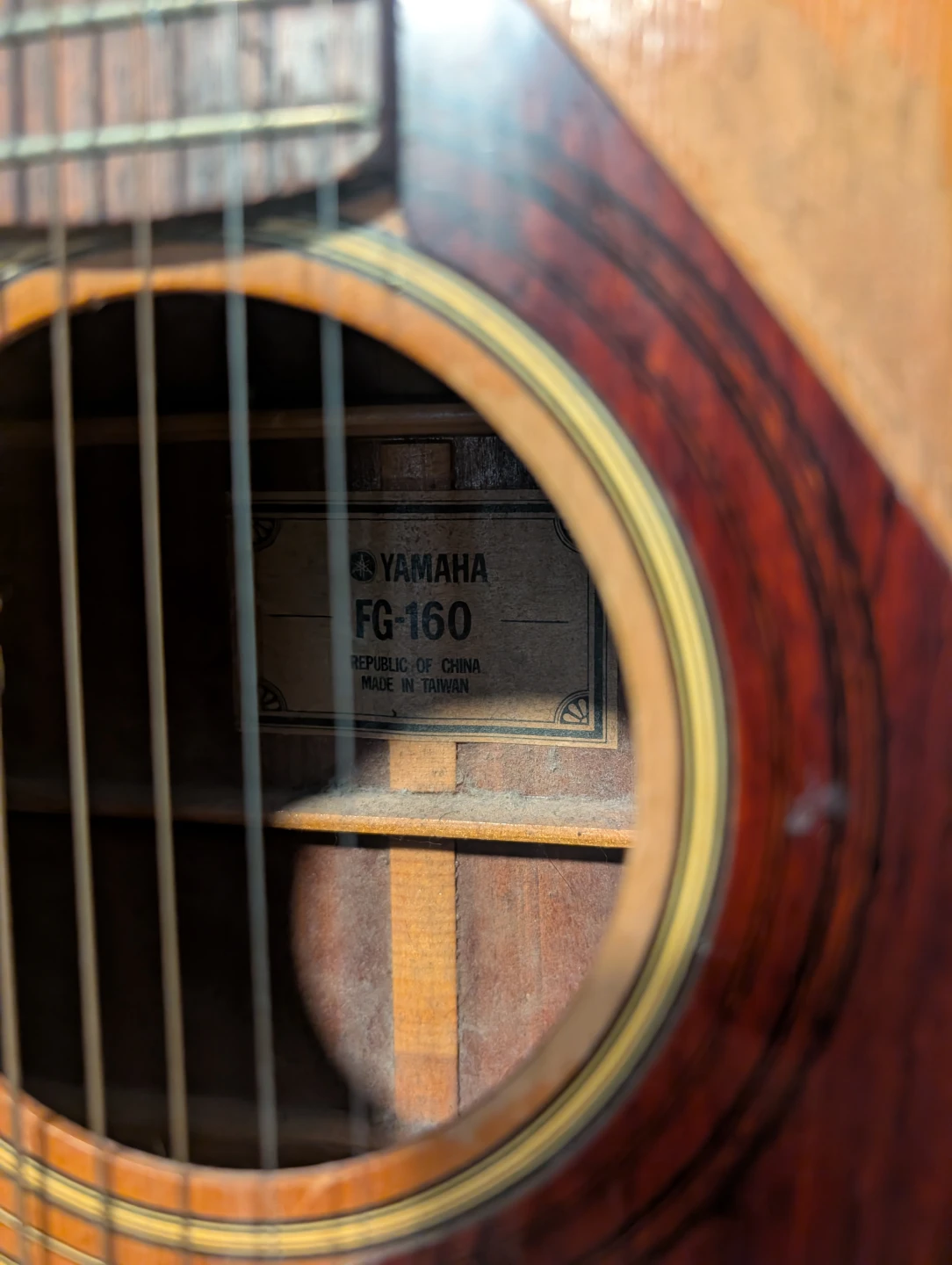 Yamaha FG-160 Acoustic Guitar - photo 4