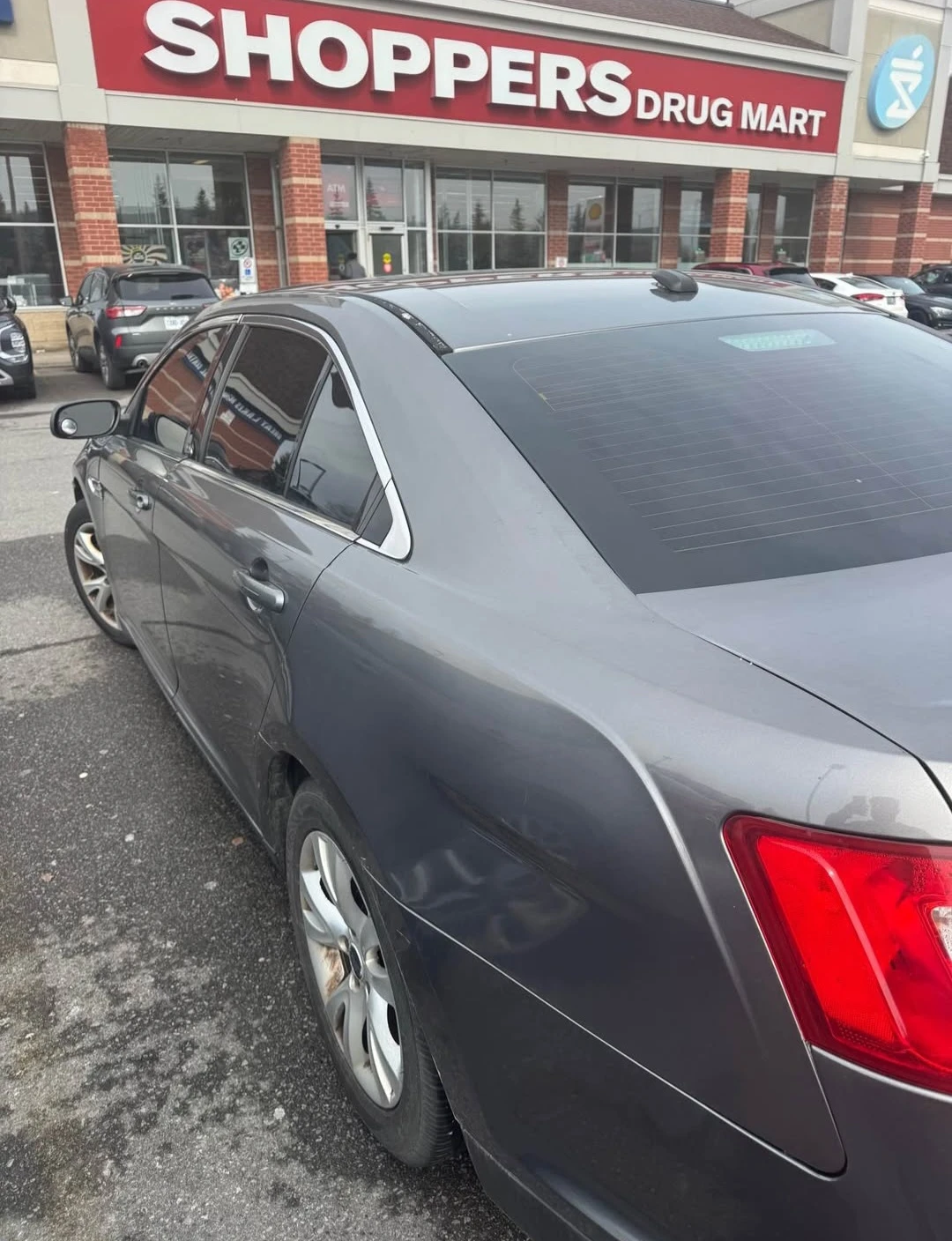 Grey Ford Taurus SEL Sedan - photo 4