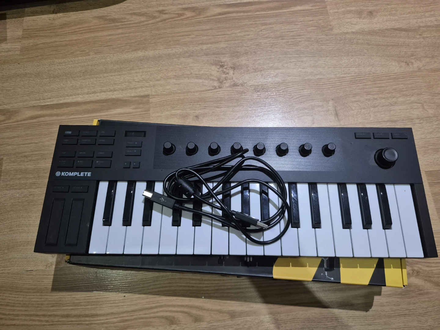 Native Instruments Komplete Kontrol M32 MIDI Keyboard - photo 2