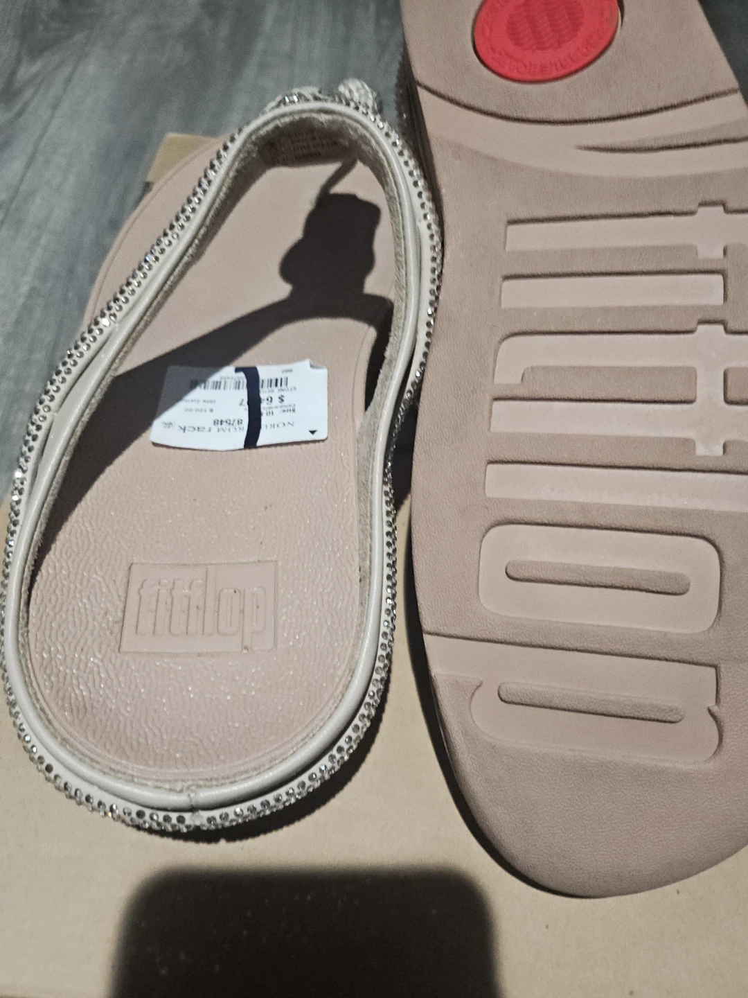 Fitflop Iqushion Sparkle Thong Sandals Beige Size 6 - photo 4