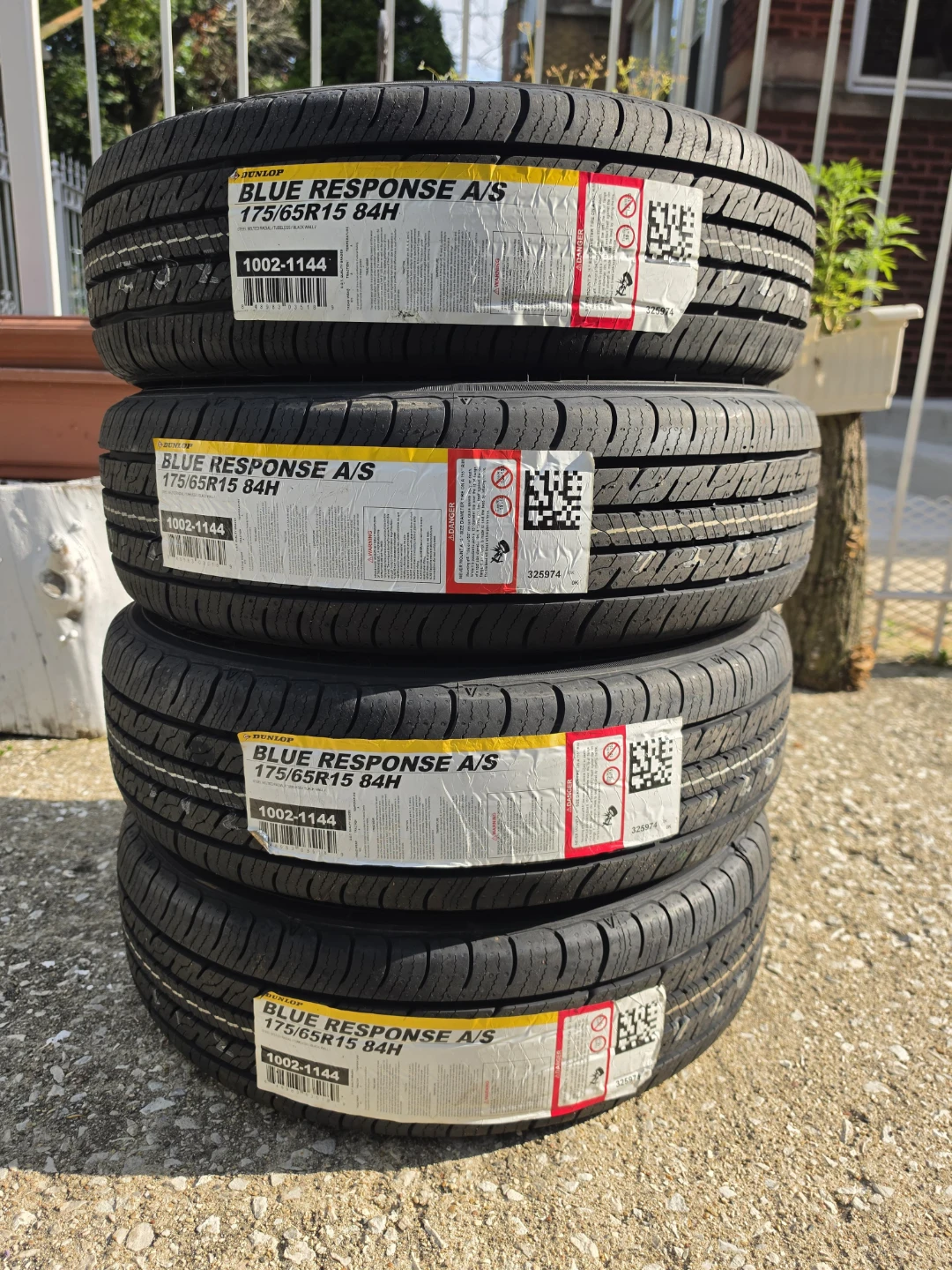 New Dunlop 175/65R15 tires x 4 - photo 3