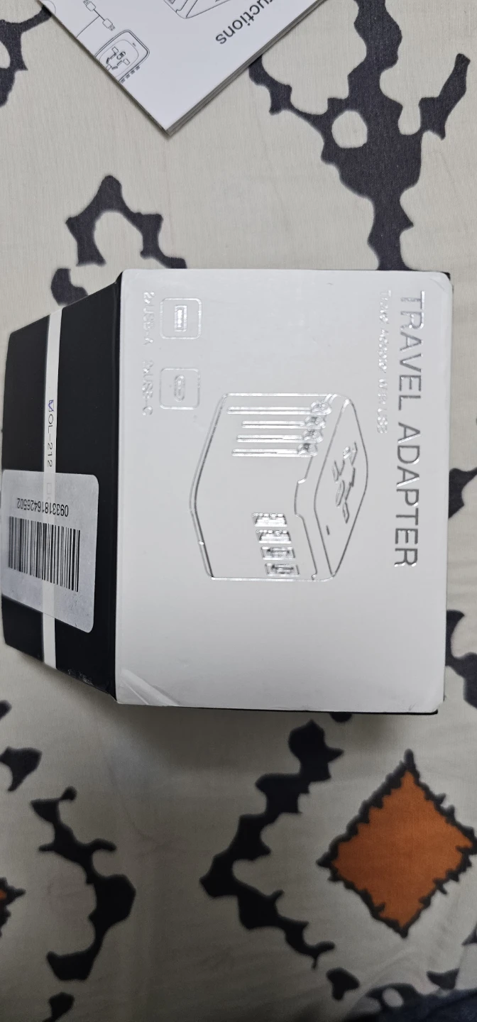VYLEE Travel Adapter with USB Ports - photo 3