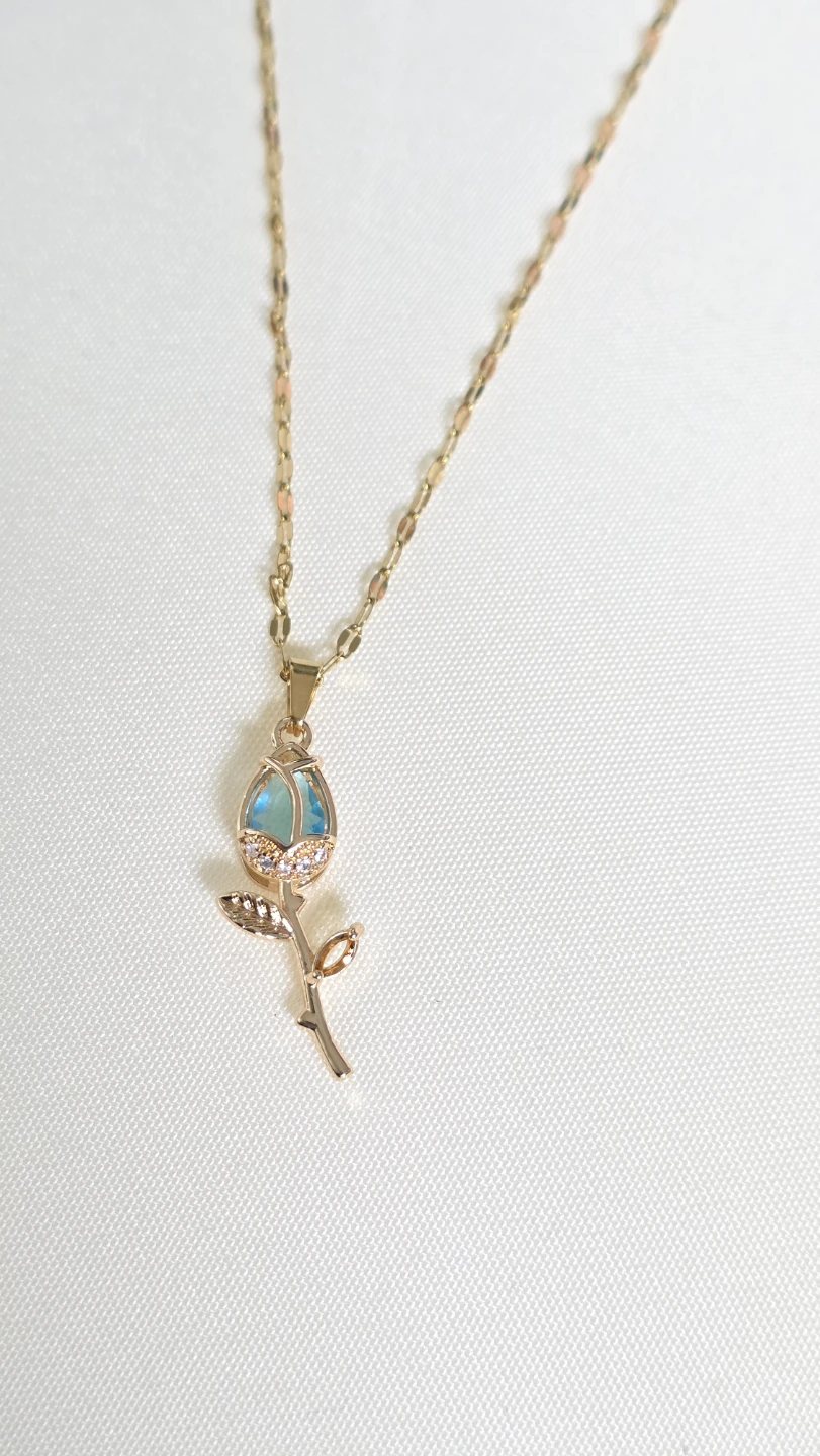 Gold Rose Pendant Necklace