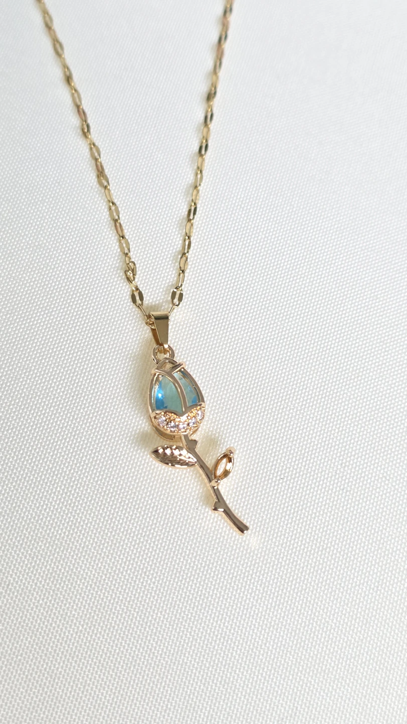 Gold Rose Pendant Necklace - photo 2