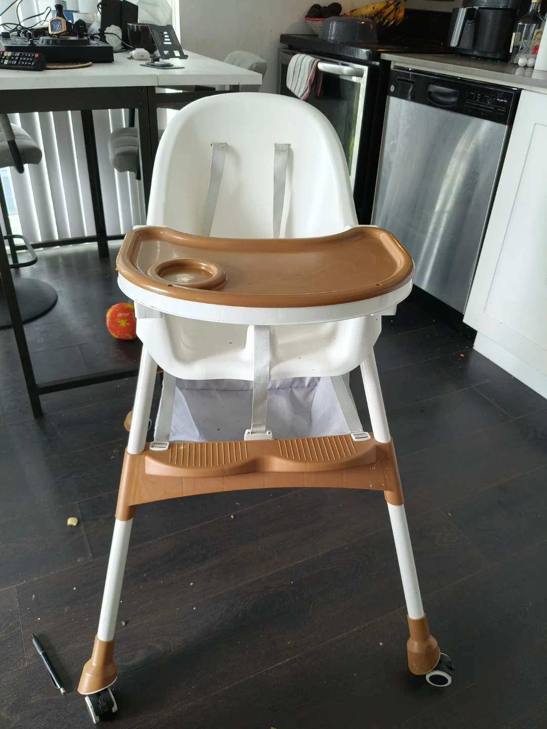 White and Brown Baby High Chair with Tray - photo 2
