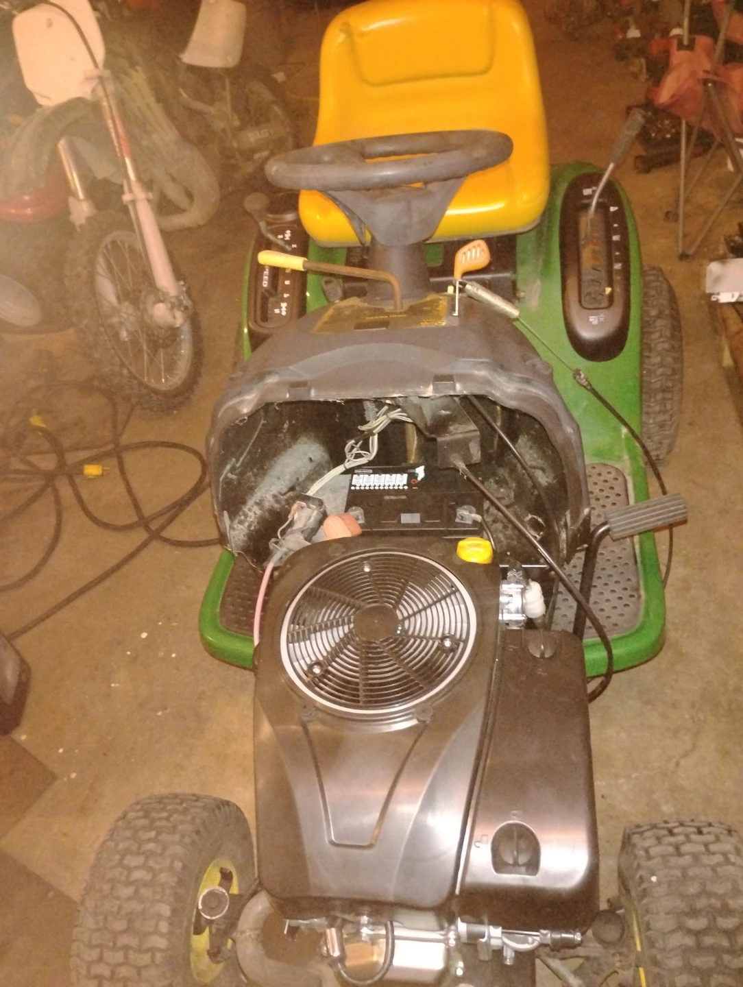 John Deere Riding Lawn Mower - photo 3