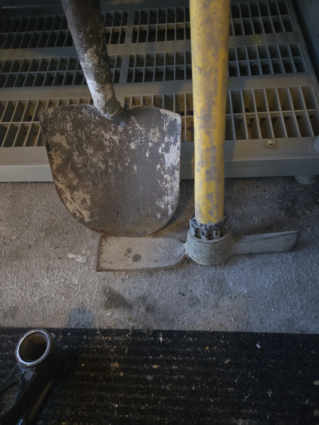 Shovel and Pickaxe Tool Set - photo 3