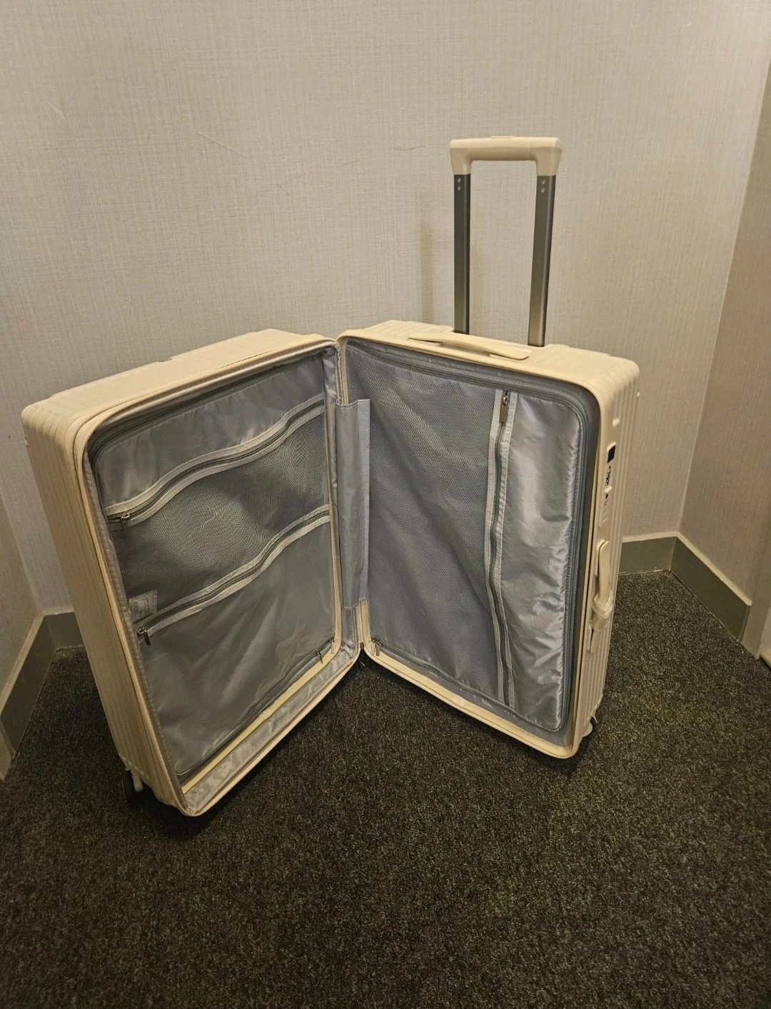 CIICHELLA Luggage Spinner Expandable Suitcase - photo 4