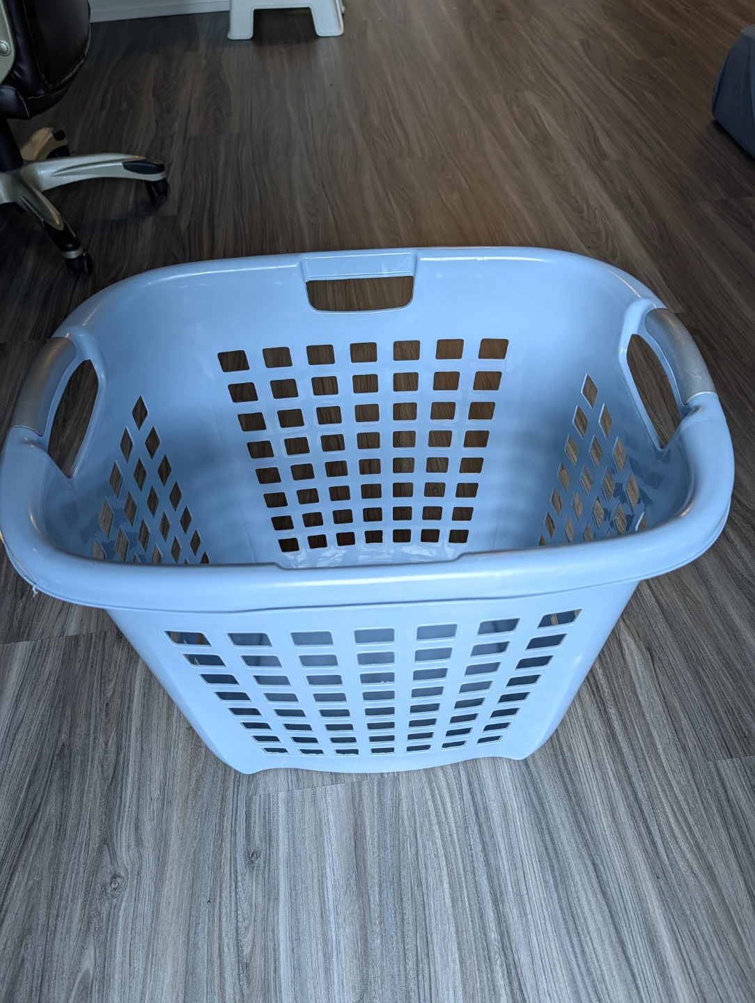 Sterlite Laundry Bin 🧺