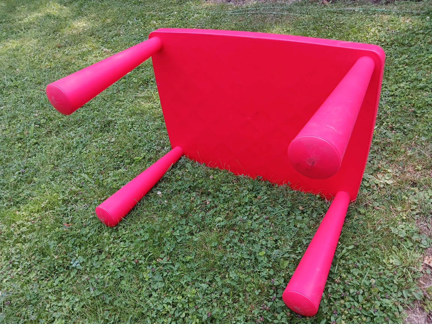 Red Kids Play Table - photo 2