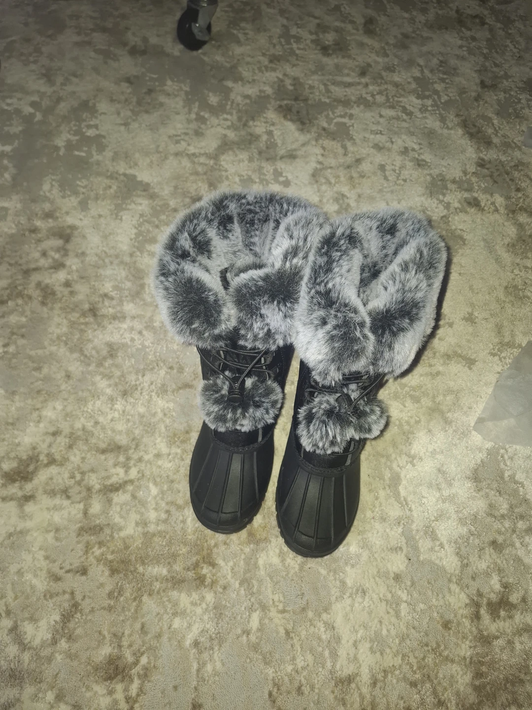 Black Winter Boots with Faux Fur Trim